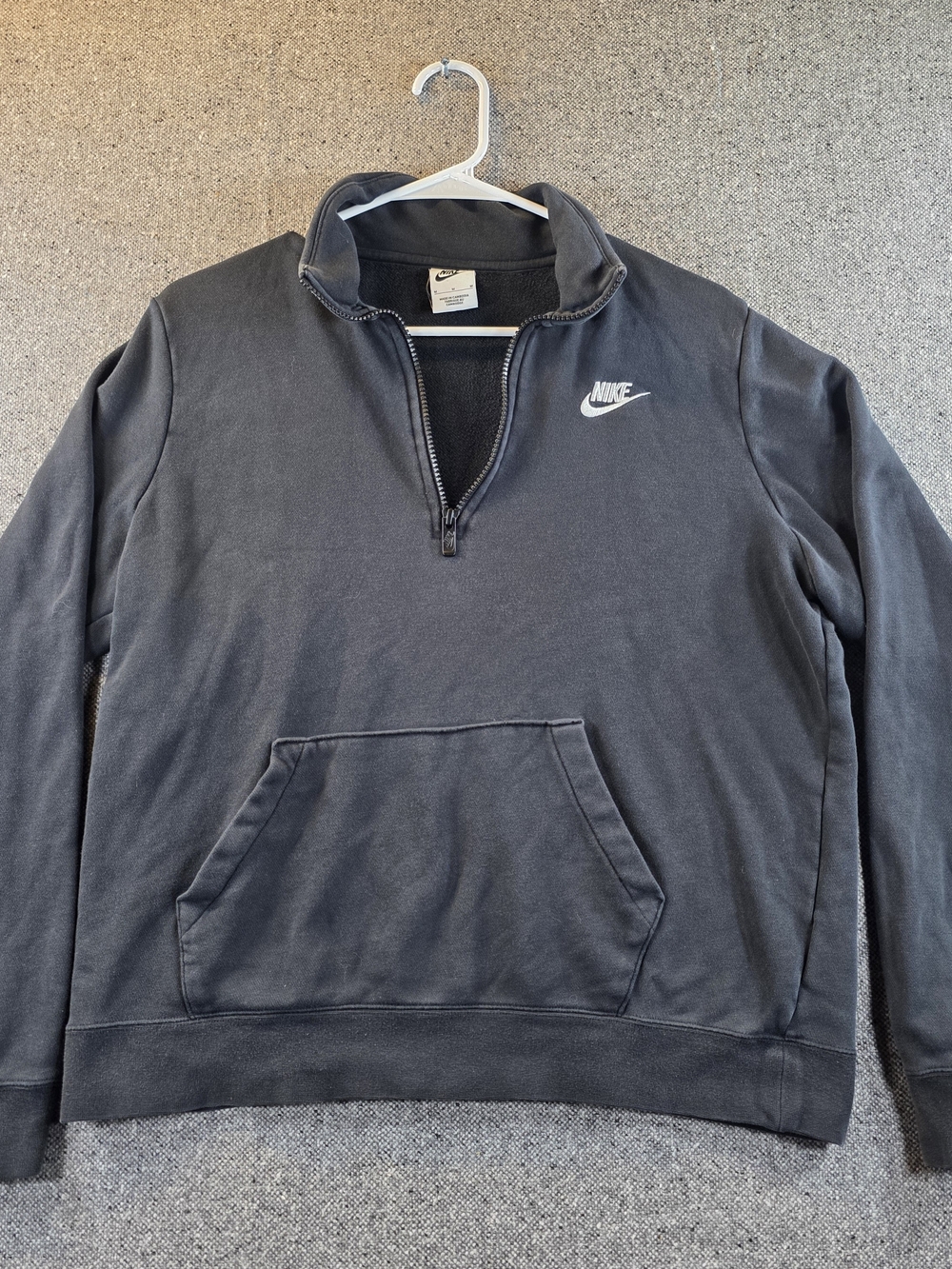 Nike Men’s Medium Quarter Zip Sweatshirt Faded Black Embroidered Swoosh